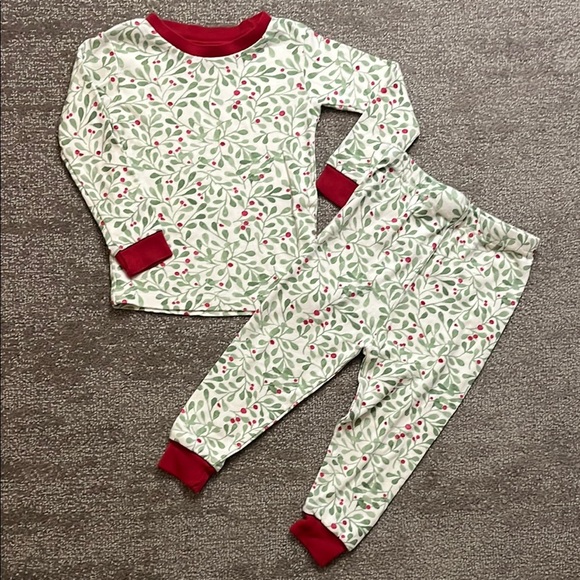 Burt's Bees Other - Burt’s Bees 2 Piece Mistletoe Pajama Set Size 18 months